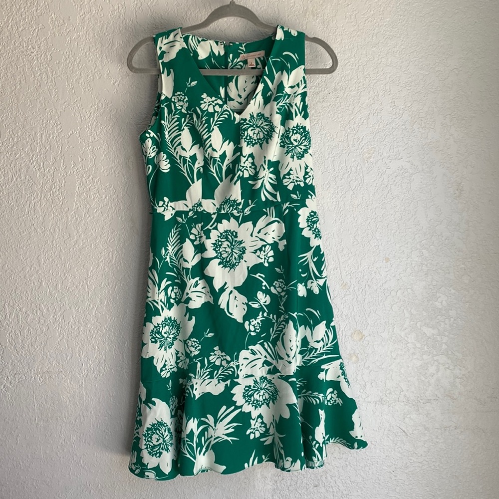 CB established 1962 Green White Floral Dress Size 6